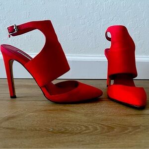 BCBG red💋 stilleto women’s pumps shoes heels size 6. Pre loved